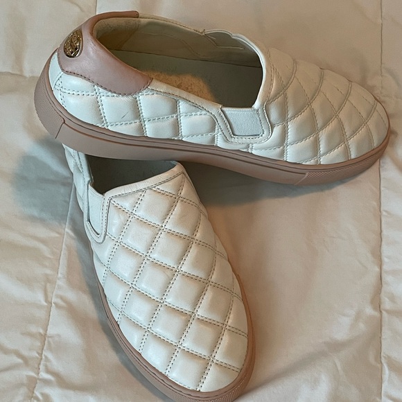 Ladies slip on sneakers worn 2 times. - Picture 1 of 2